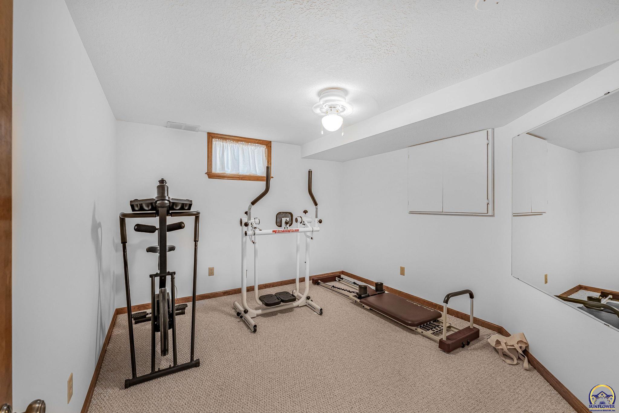 Silver Lake, Kansas 66539, United States, 5 Bedrooms Bedrooms, ,3 BathroomsBathrooms,Residential,Pending,43715