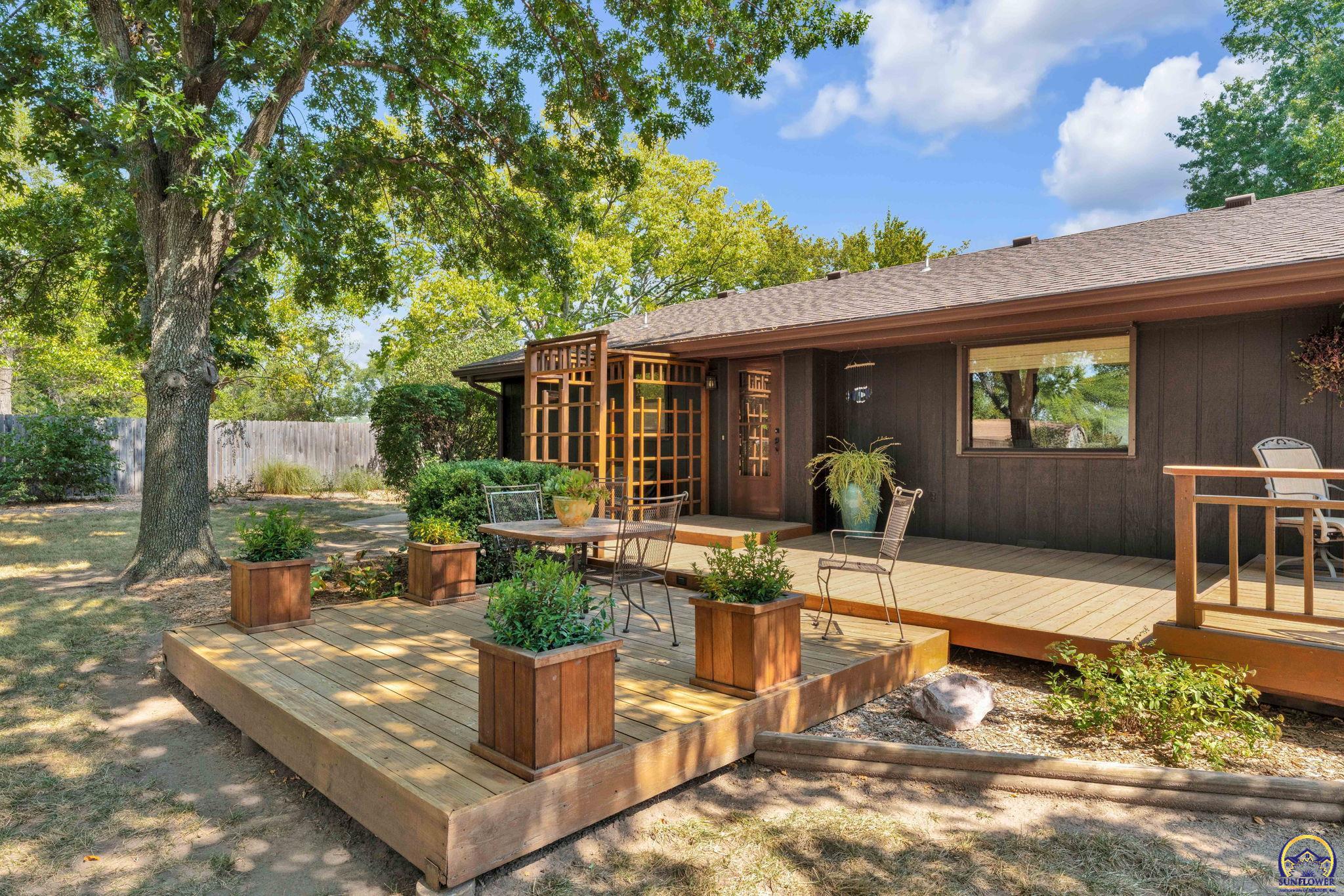 Silver Lake, Kansas 66539, United States, 5 Bedrooms Bedrooms, ,3 BathroomsBathrooms,Residential,Pending,43715