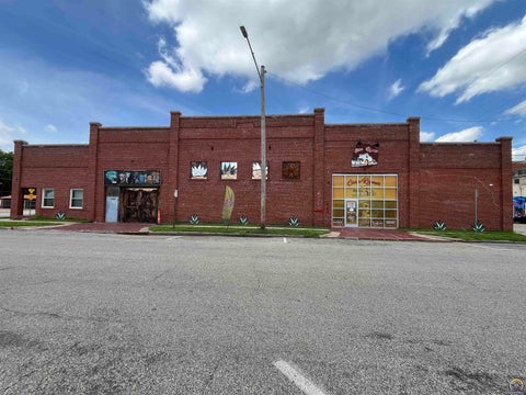 Tiny photo for 402 Merchant, Emporia, KS 66801 (MLS # 245121)