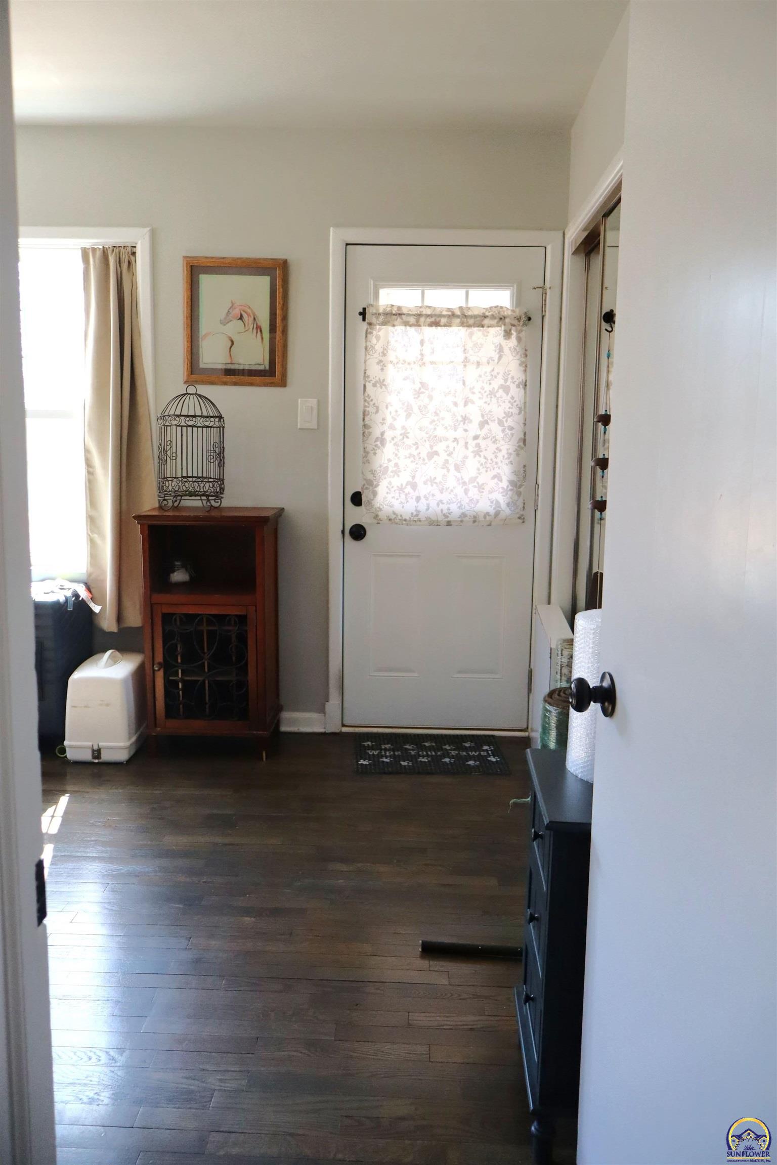 Topeka, Kansas 66604, United States, 4 Bedrooms Bedrooms, ,2 BathroomsBathrooms,Residential,Active,88029