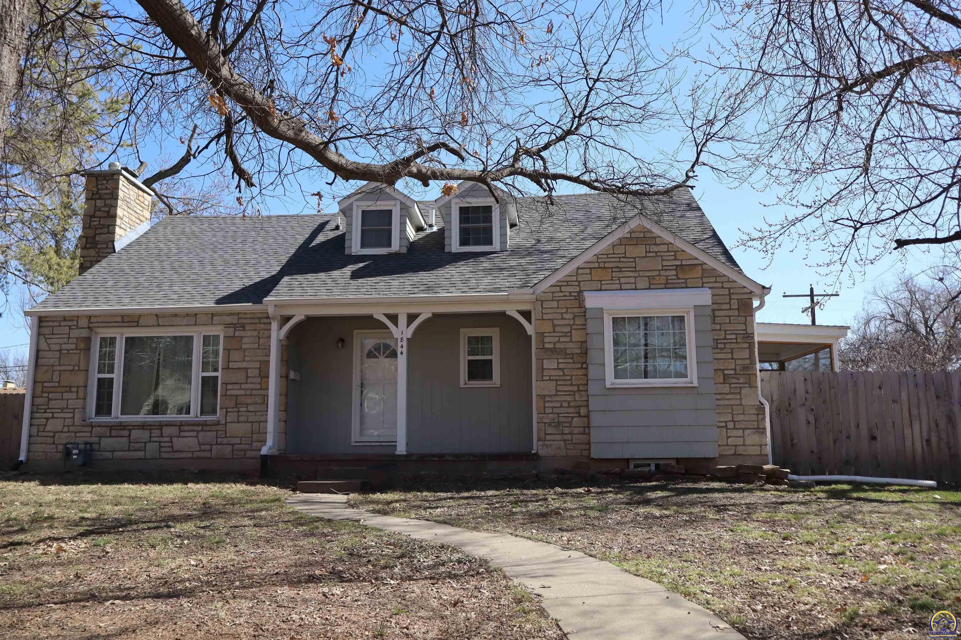 Topeka, Kansas 66604, United States, 4 Bedrooms Bedrooms, ,2 BathroomsBathrooms,Residential,Active,88029