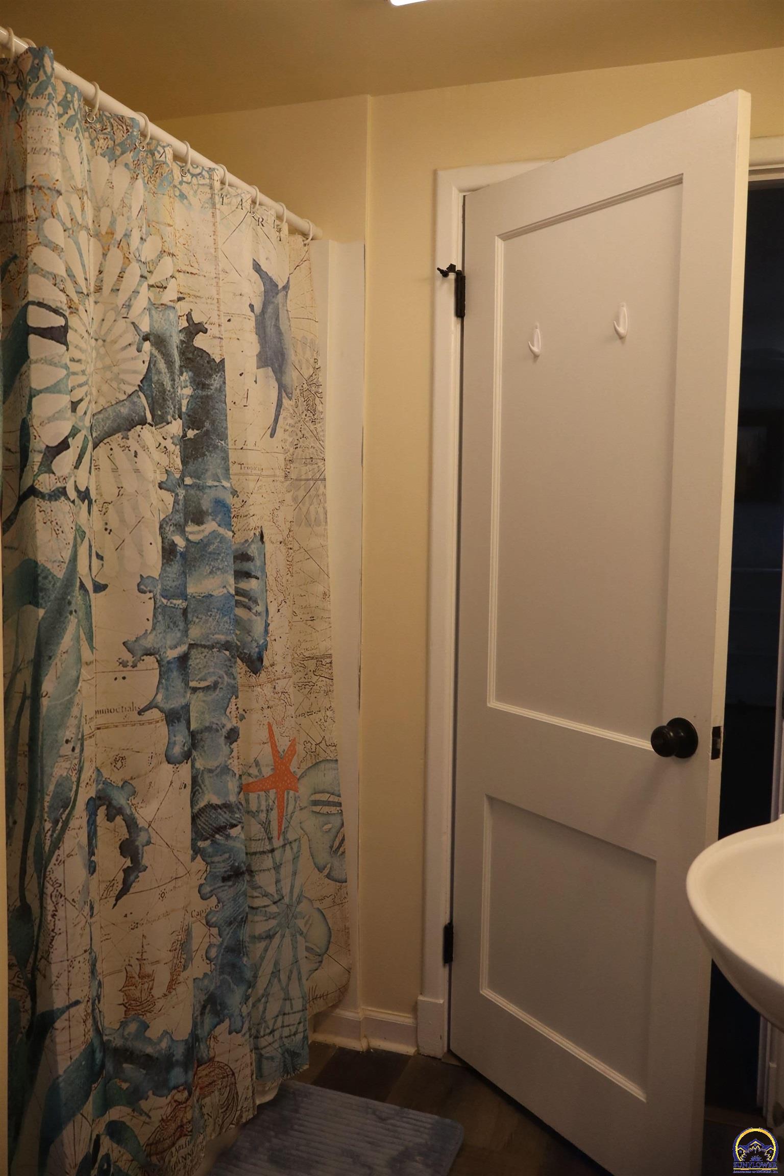 Topeka, Kansas 66604, United States, 4 Bedrooms Bedrooms, ,2 BathroomsBathrooms,Residential,Active,88029