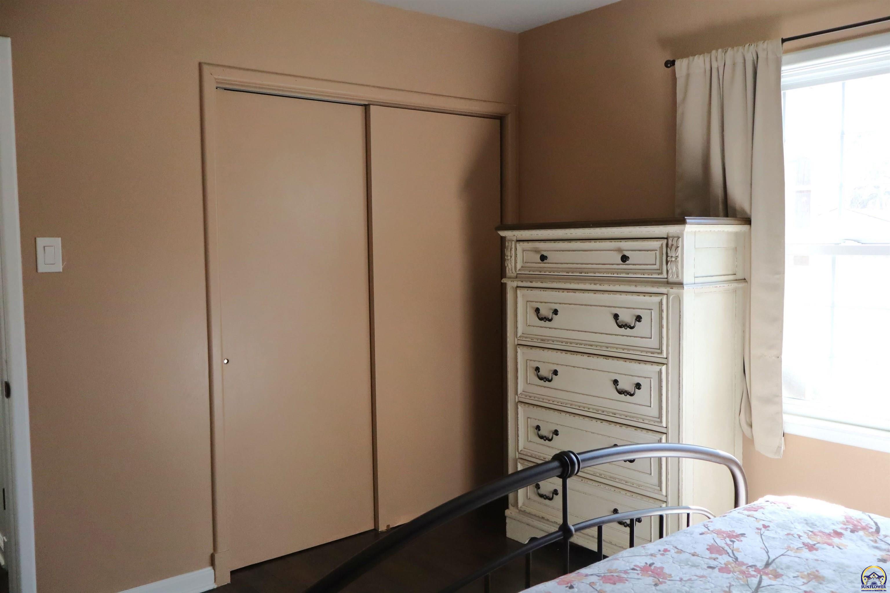 Topeka, Kansas 66604, United States, 4 Bedrooms Bedrooms, ,2 BathroomsBathrooms,Residential,Active,88029