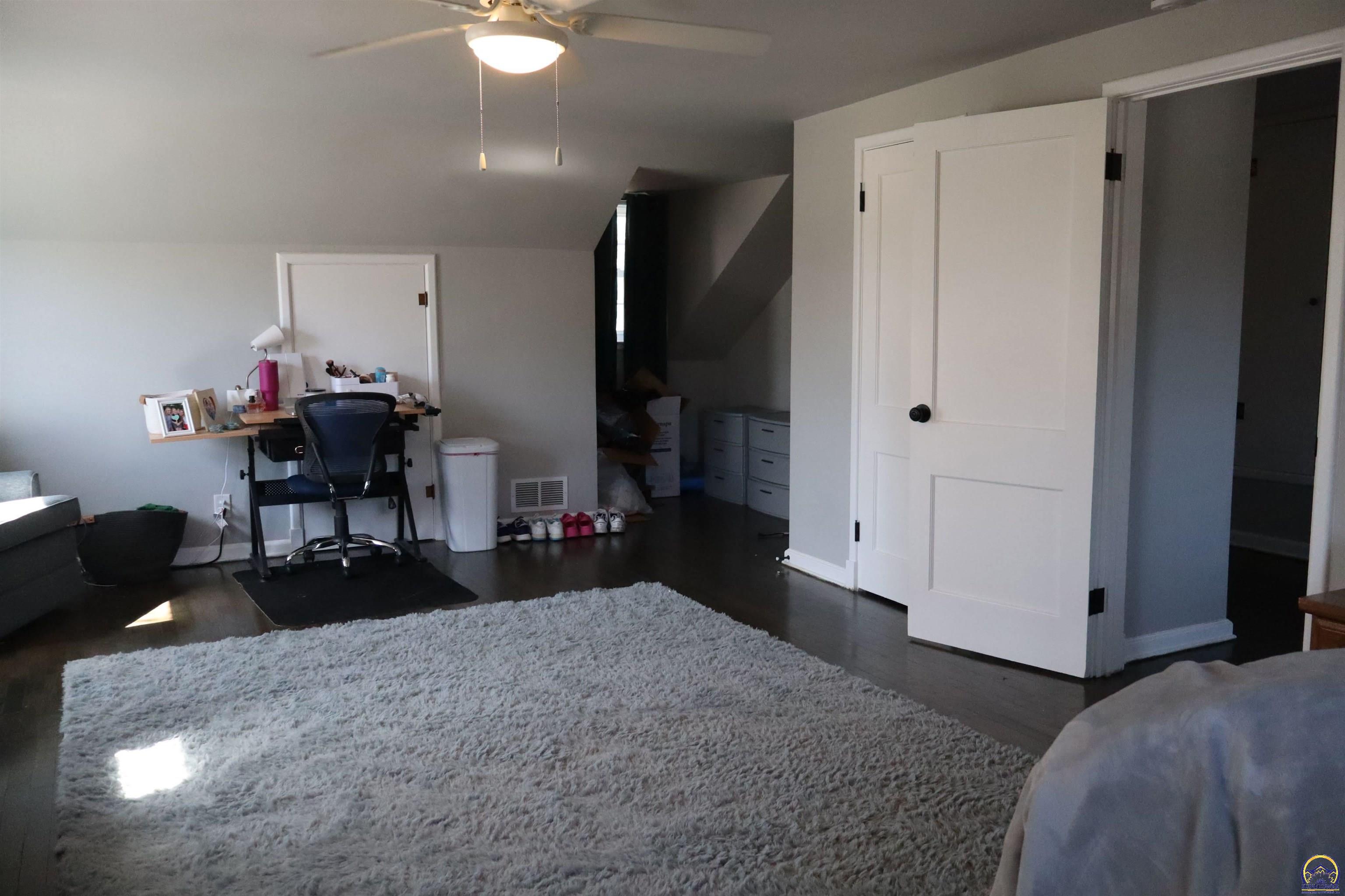 Topeka, Kansas 66604, United States, 4 Bedrooms Bedrooms, ,2 BathroomsBathrooms,Residential,Active,88029