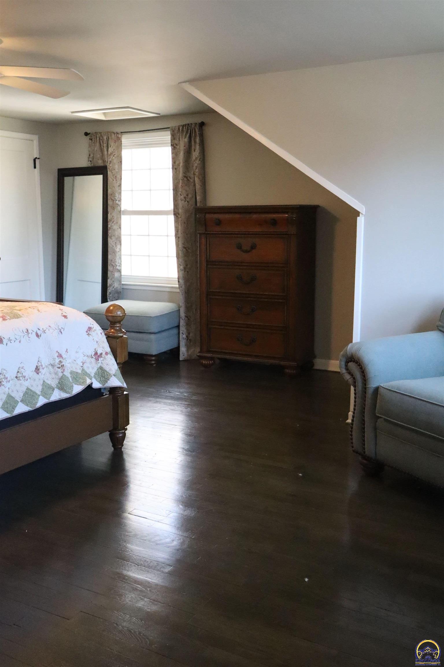 Topeka, Kansas 66604, United States, 4 Bedrooms Bedrooms, ,2 BathroomsBathrooms,Residential,Active,88029