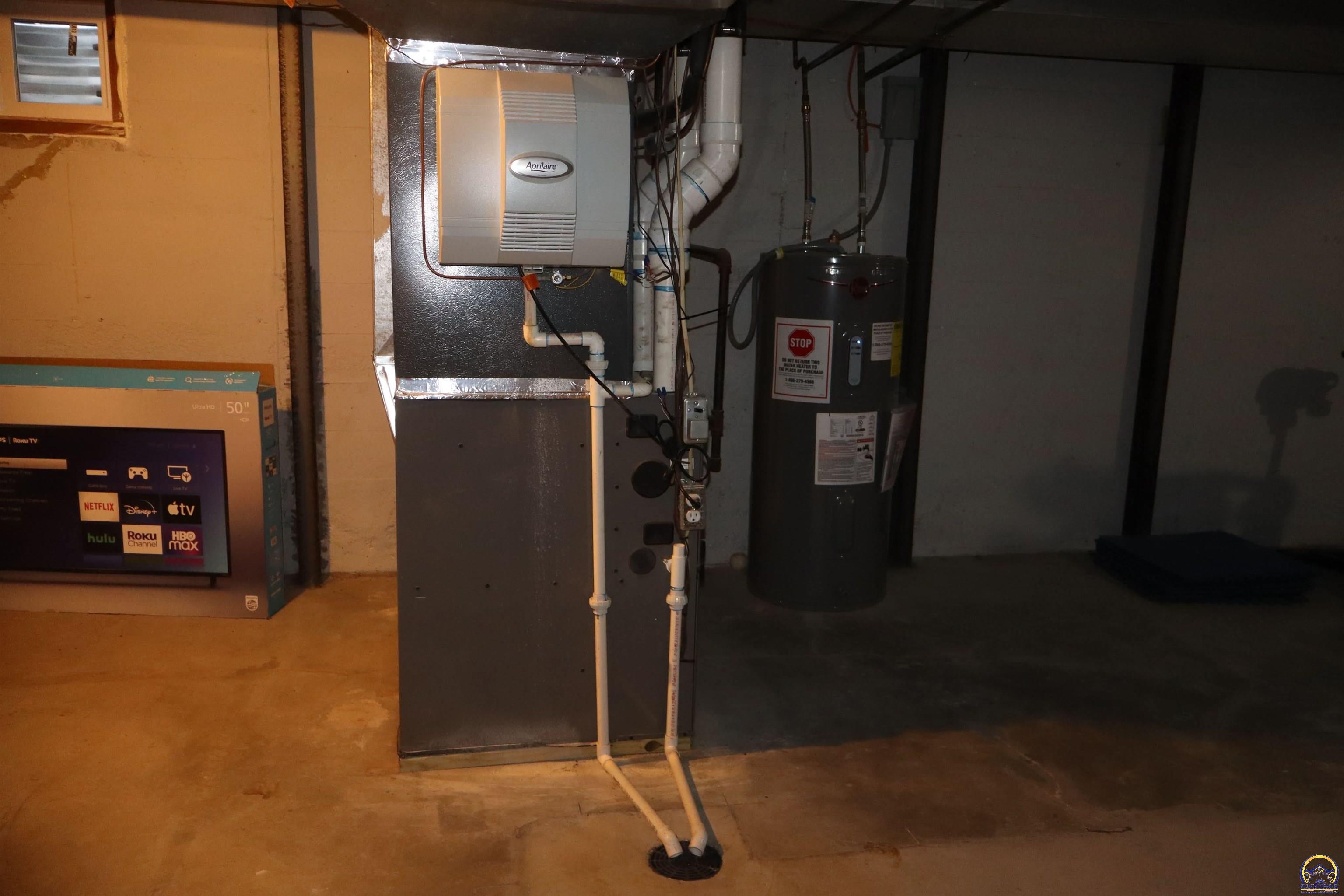 Topeka, Kansas 66604, United States, 4 Bedrooms Bedrooms, ,2 BathroomsBathrooms,Residential,Active,88029