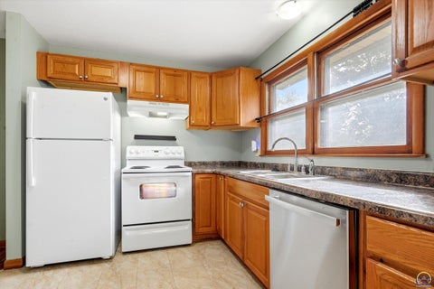 Tiny photo for 3211 SW 32nd St, Topeka, KS 66614 (MLS # 247092)
