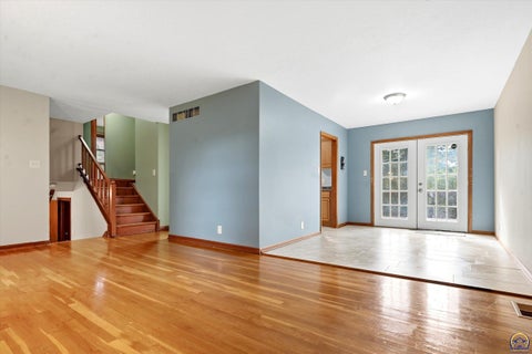 Tiny photo for 3211 SW 32nd St, Topeka, KS 66614 (MLS # 247092)