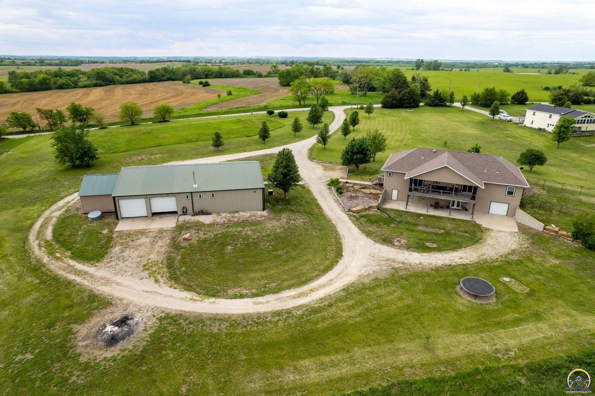 Auburn, Kansas 66402, United States, 5 Bedrooms Bedrooms, ,3 BathroomsBathrooms,Residential,Pending,57834