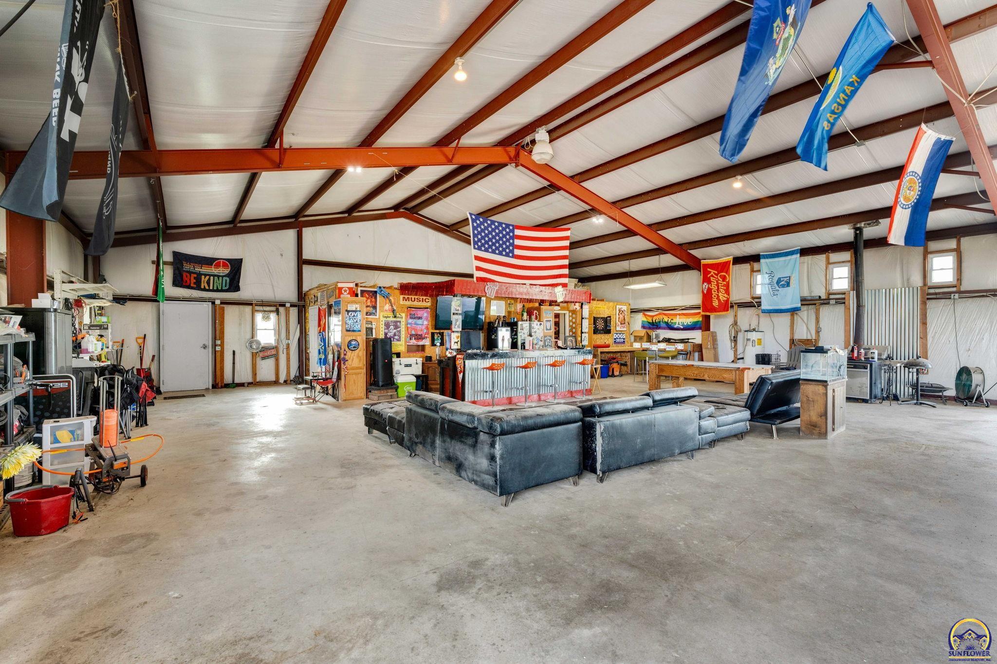 Auburn, Kansas 66402, United States, 5 Bedrooms Bedrooms, ,3 BathroomsBathrooms,Residential,Pending,57834