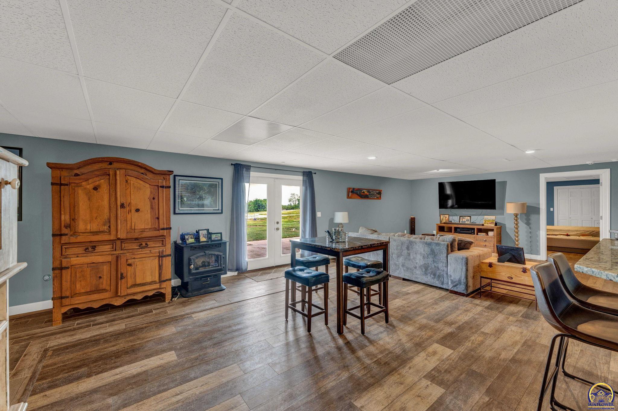 Auburn, Kansas 66402, United States, 5 Bedrooms Bedrooms, ,3 BathroomsBathrooms,Residential,Pending,57834