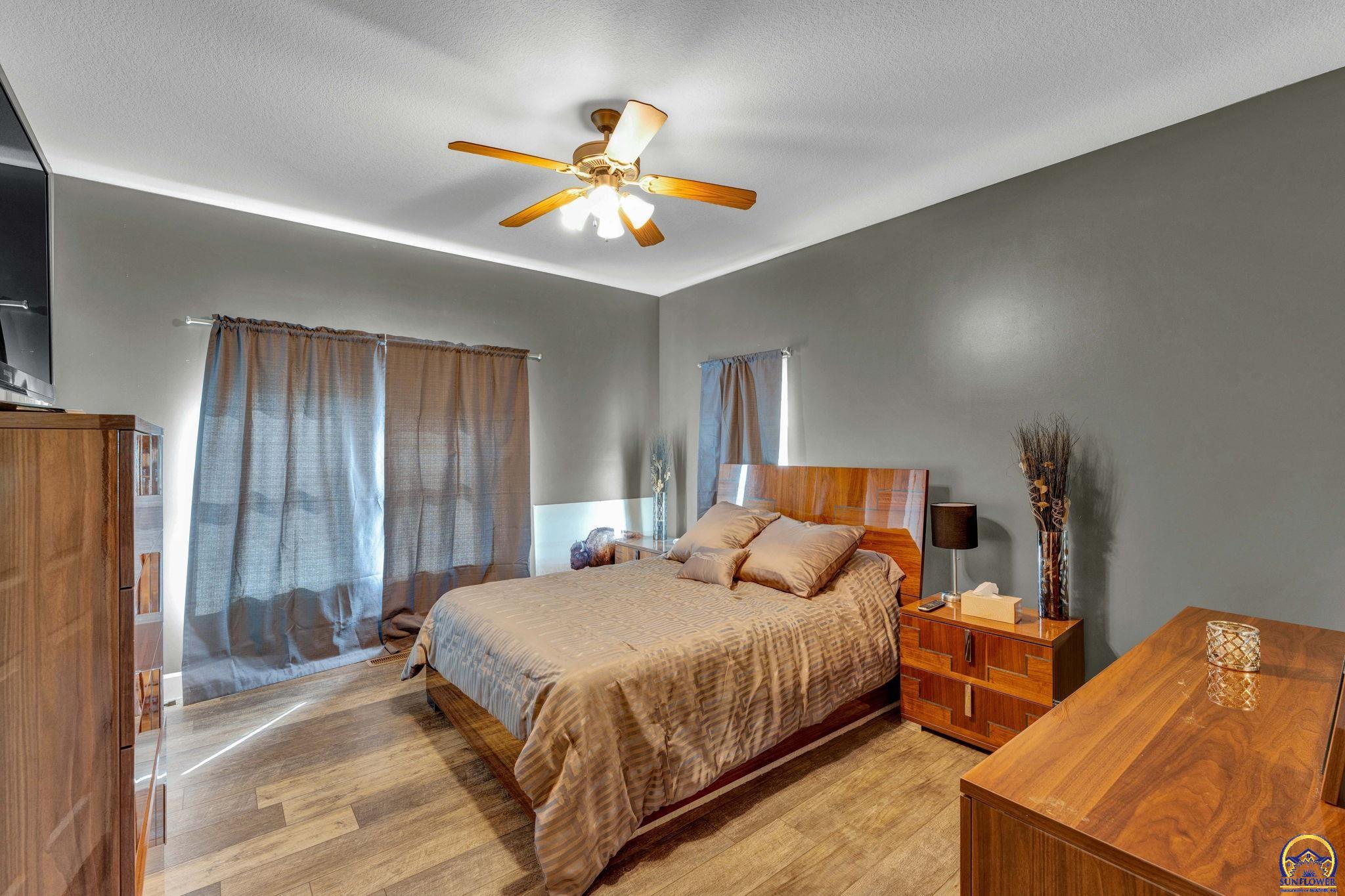 Auburn, Kansas 66402, United States, 5 Bedrooms Bedrooms, ,3 BathroomsBathrooms,Residential,Pending,57834