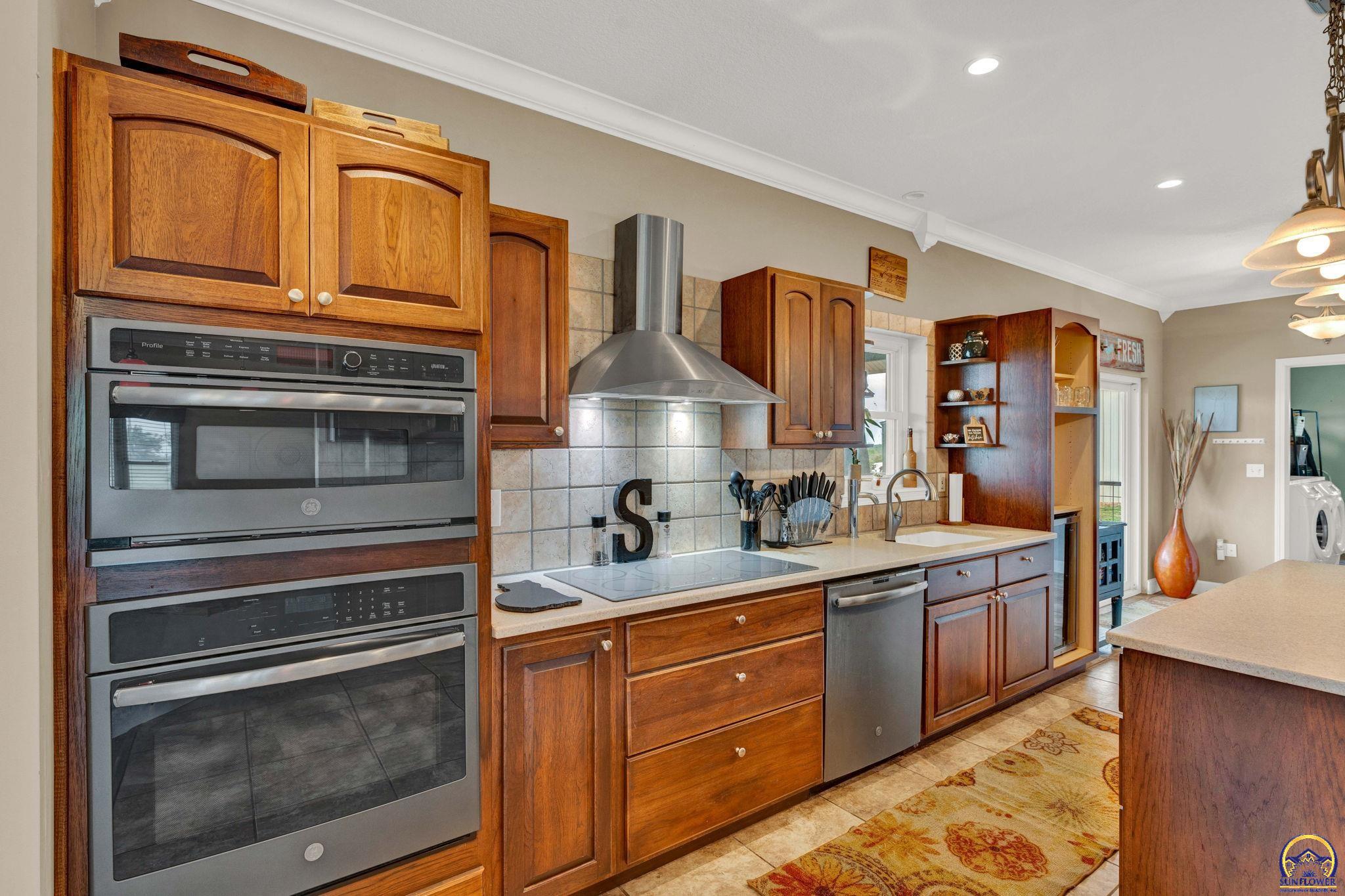 Auburn, Kansas 66402, United States, 5 Bedrooms Bedrooms, ,3 BathroomsBathrooms,Residential,Pending,57834