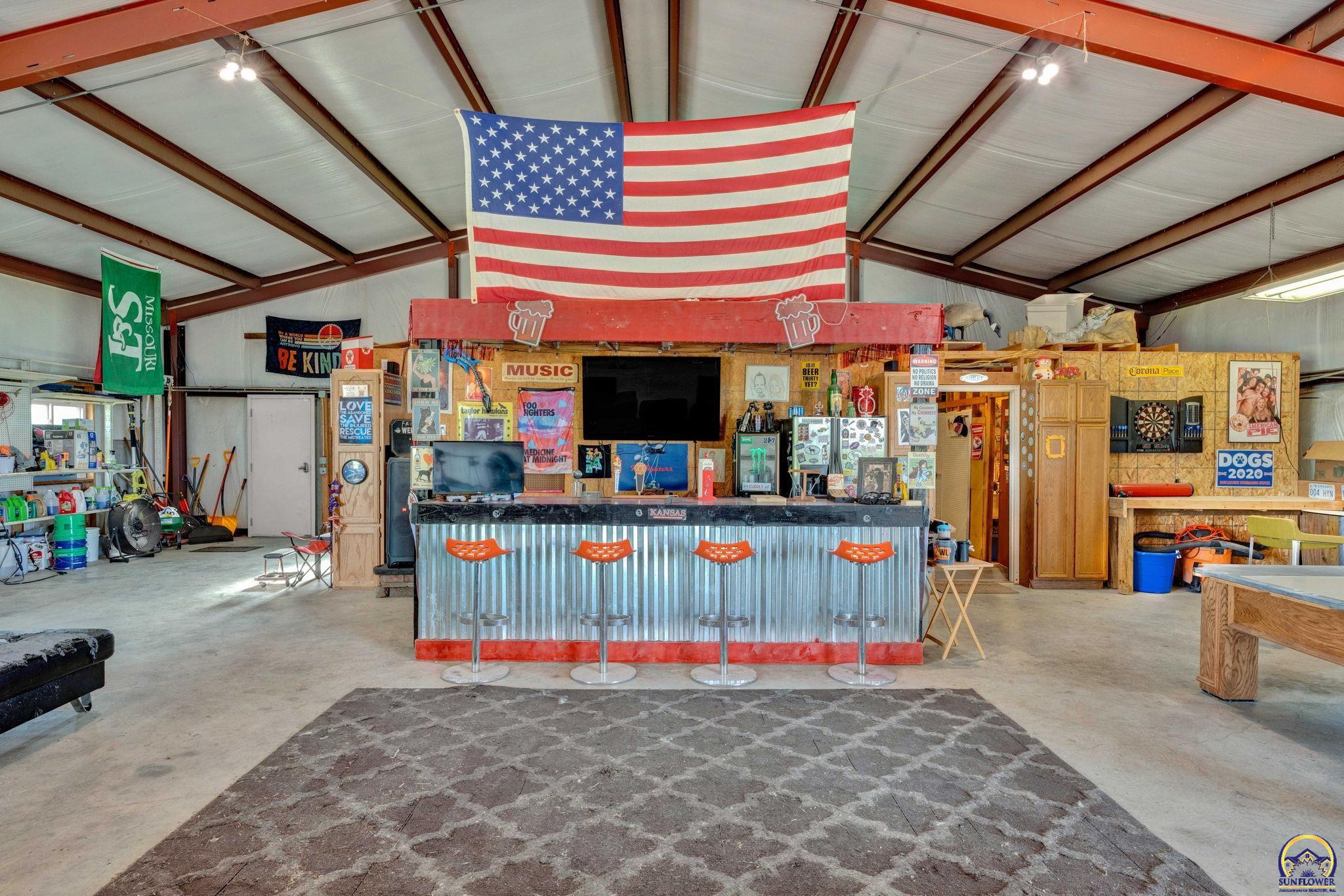 Auburn, Kansas 66402, United States, 5 Bedrooms Bedrooms, ,3 BathroomsBathrooms,Residential,Pending,57834