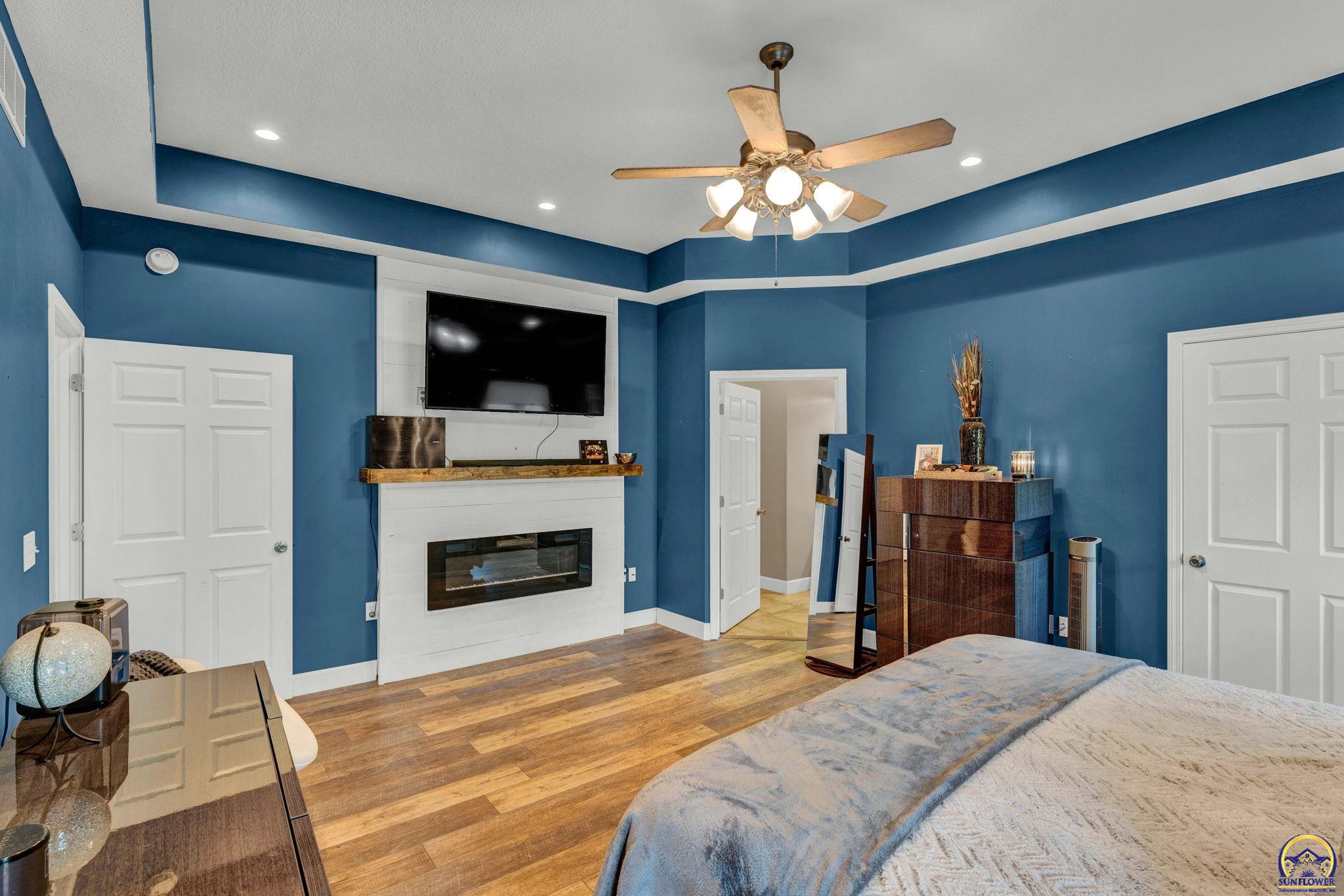 Auburn, Kansas 66402, United States, 5 Bedrooms Bedrooms, ,3 BathroomsBathrooms,Residential,Pending,57834