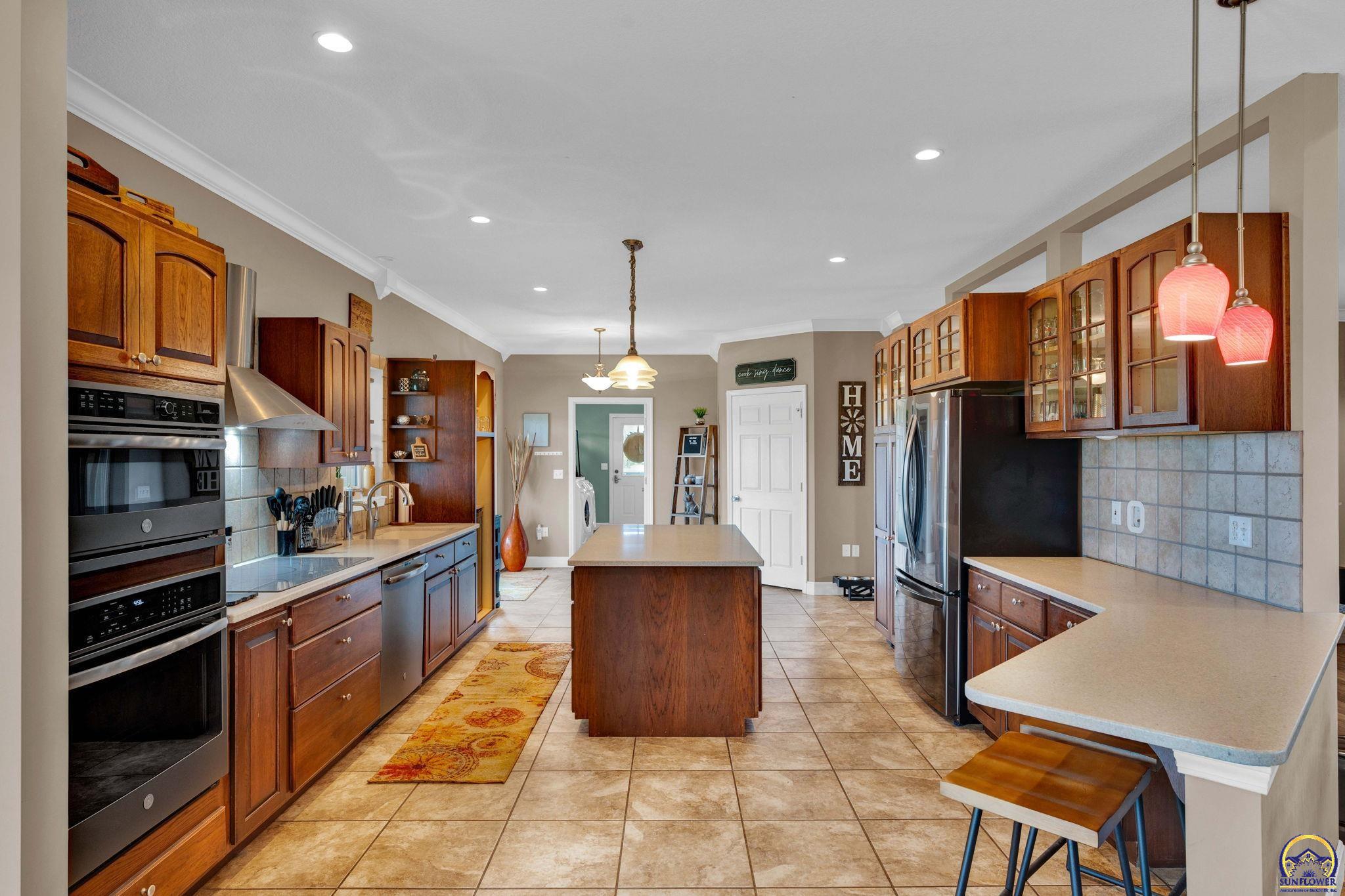 Auburn, Kansas 66402, United States, 5 Bedrooms Bedrooms, ,3 BathroomsBathrooms,Residential,Pending,57834