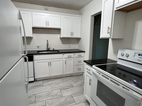 Tiny photo for 2520 SW 22nd Pk, Topeka, KS 66611 (MLS # 244425)