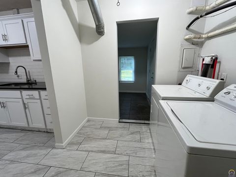 Tiny photo for 2520 SW 22nd Pk, Topeka, KS 66611 (MLS # 244425)