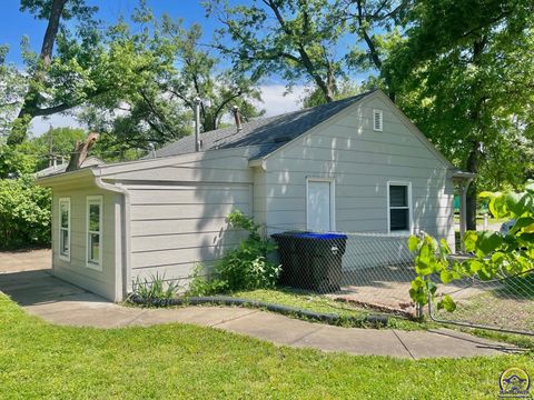 Tiny photo for 2520 SW 22nd Pk, Topeka, KS 66611 (MLS # 244425)