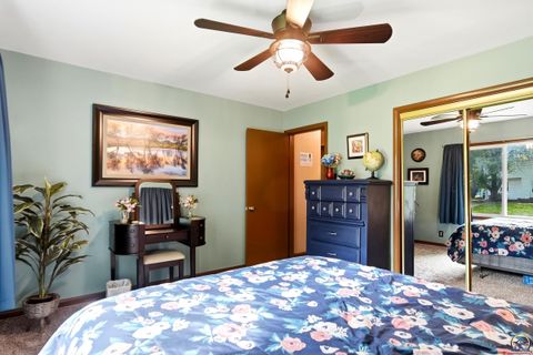 Tiny photo for 2151 SW Burnett Rd, Topeka, KS 66614 (MLS # 244846)