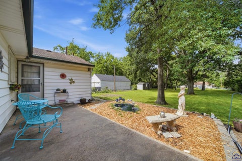 Tiny photo for 2151 SW Burnett Rd, Topeka, KS 66614 (MLS # 244846)