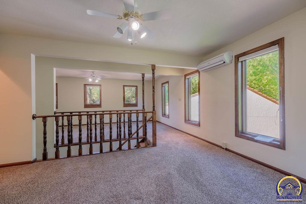 Topeka, Kansas 66618, United States, 5 Bedrooms Bedrooms, ,5 BathroomsBathrooms,Residential,Pending,53424