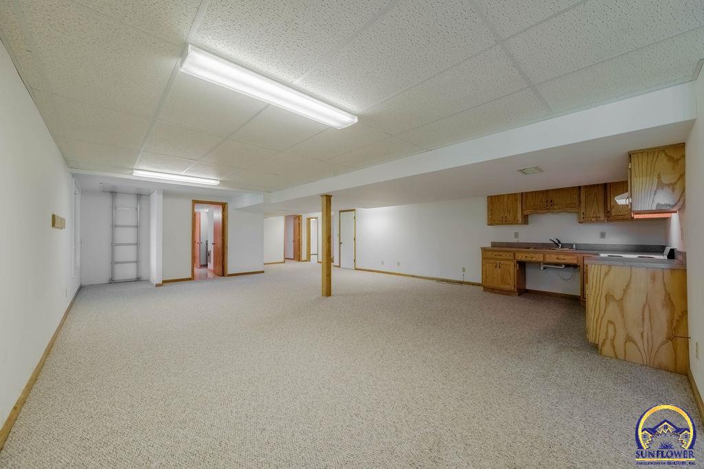 Topeka, Kansas 66618, United States, 5 Bedrooms Bedrooms, ,5 BathroomsBathrooms,Residential,Pending,53424