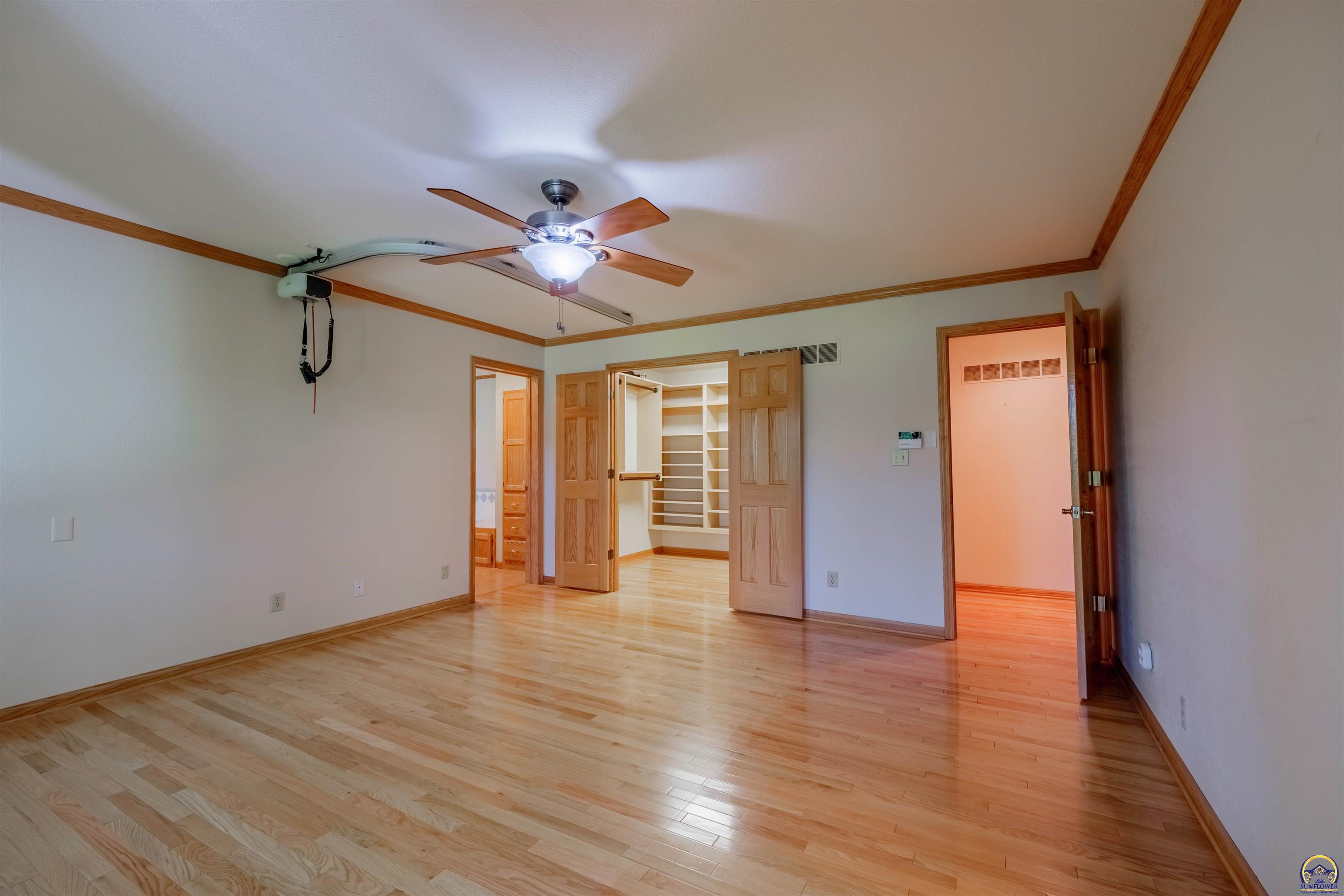 Topeka, Kansas 66618, United States, 5 Bedrooms Bedrooms, ,5 BathroomsBathrooms,Residential,Pending,53424