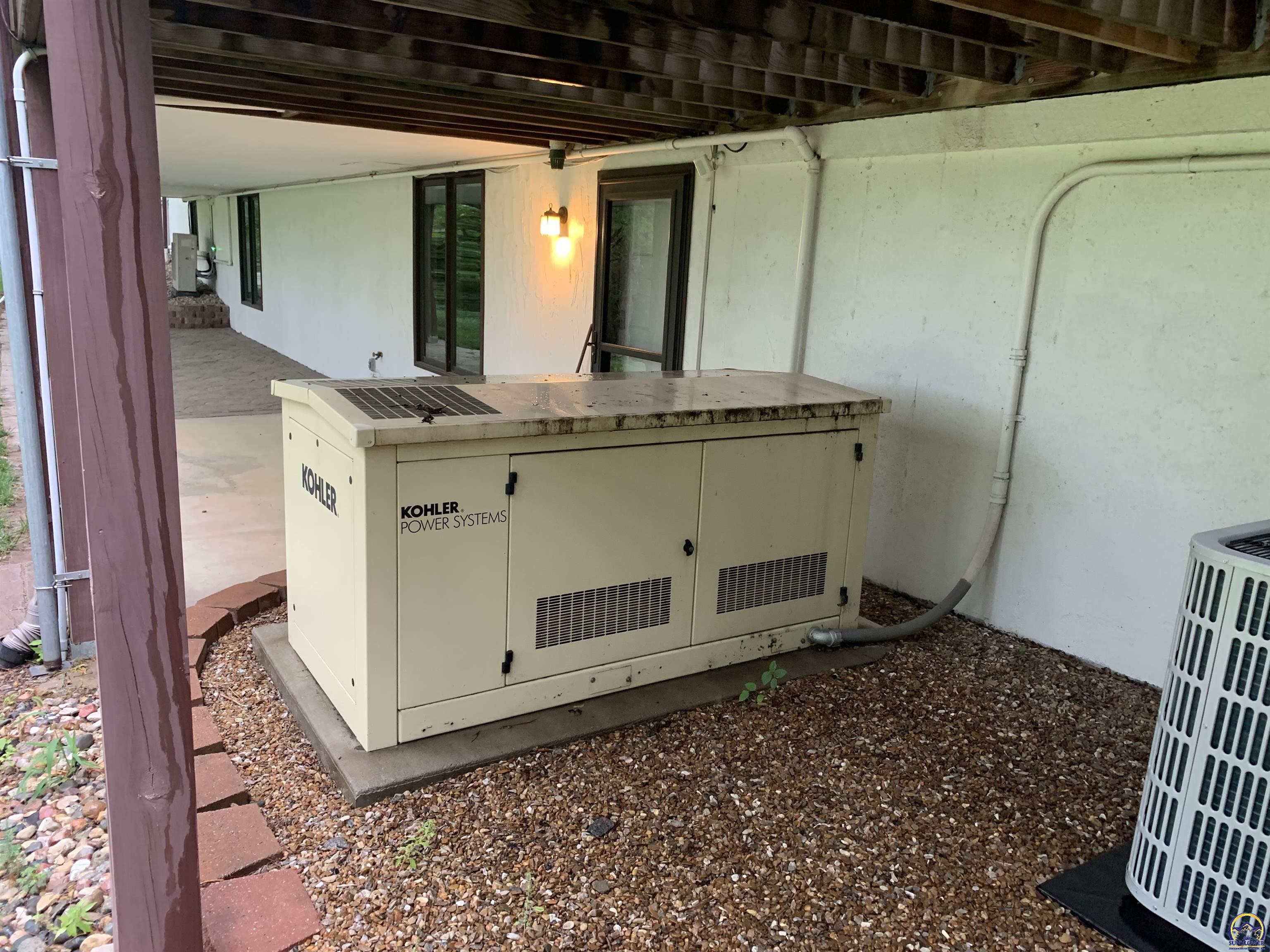 Topeka, Kansas 66618, United States, 5 Bedrooms Bedrooms, ,5 BathroomsBathrooms,Residential,Pending,53424