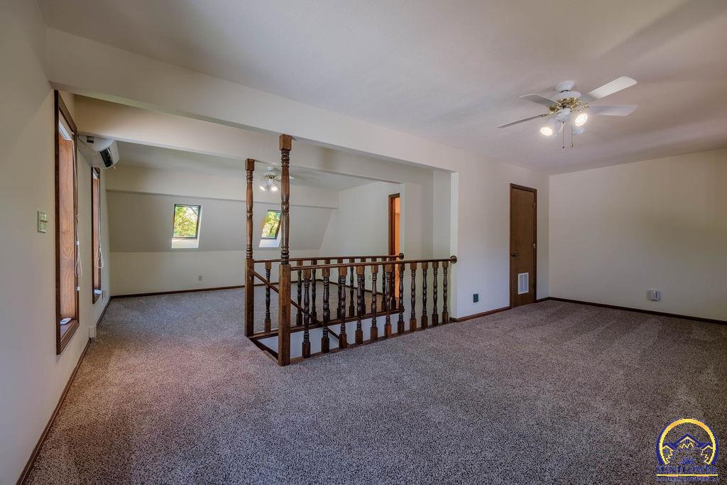 Topeka, Kansas 66618, United States, 5 Bedrooms Bedrooms, ,5 BathroomsBathrooms,Residential,Pending,53424