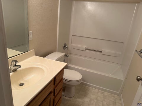 Tiny photo for 5503 SW Chapella St, Topeka, KS 66614 (MLS # 244867)