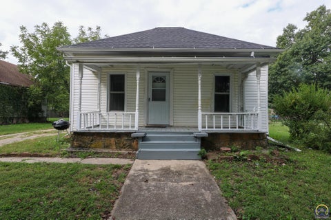 Photo of 19 Exchange St, Emporia, KS 66801 (MLS # 246781)