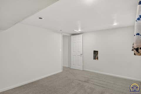 Tiny photo for 2833 SW Hillcrest Rd, Topeka, KS 66614 (MLS # 245960)
