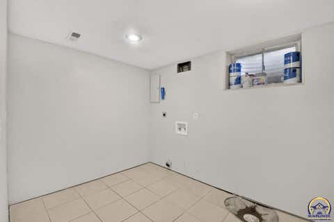 Tiny photo for 2833 SW Hillcrest Rd, Topeka, KS 66614 (MLS # 245960)