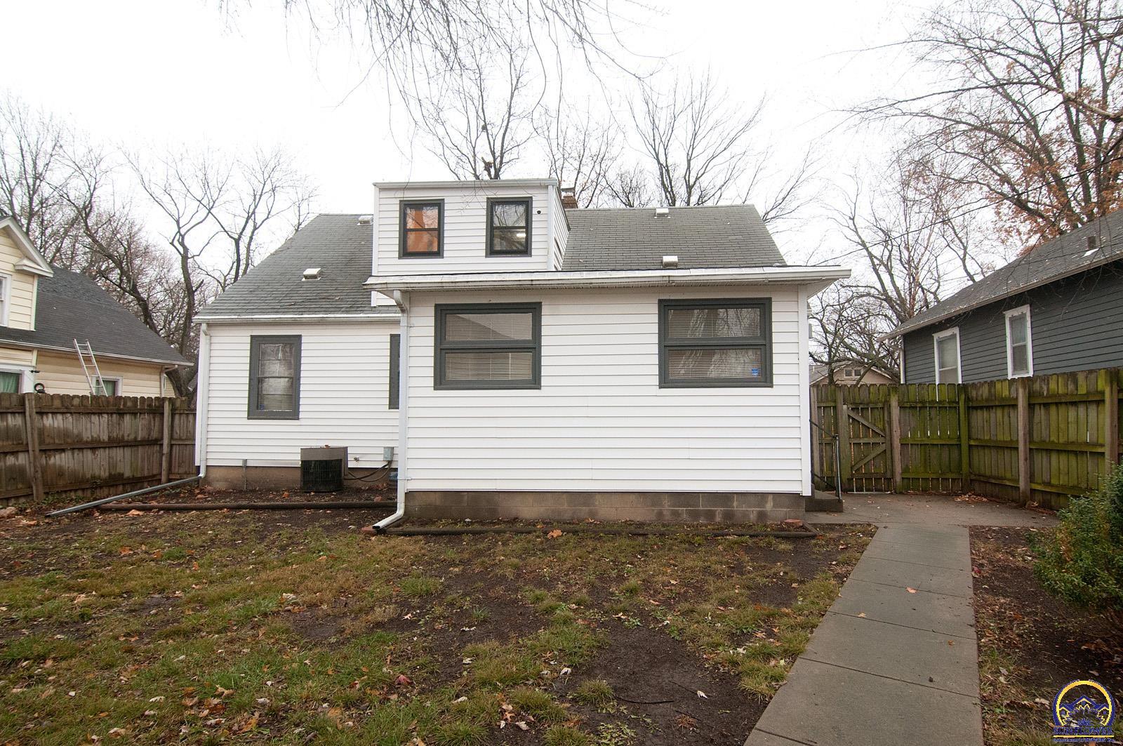 Topeka, Kansas, United States, 3 Bedrooms Bedrooms, ,2 BathroomsBathrooms,Residential,Pending,26268