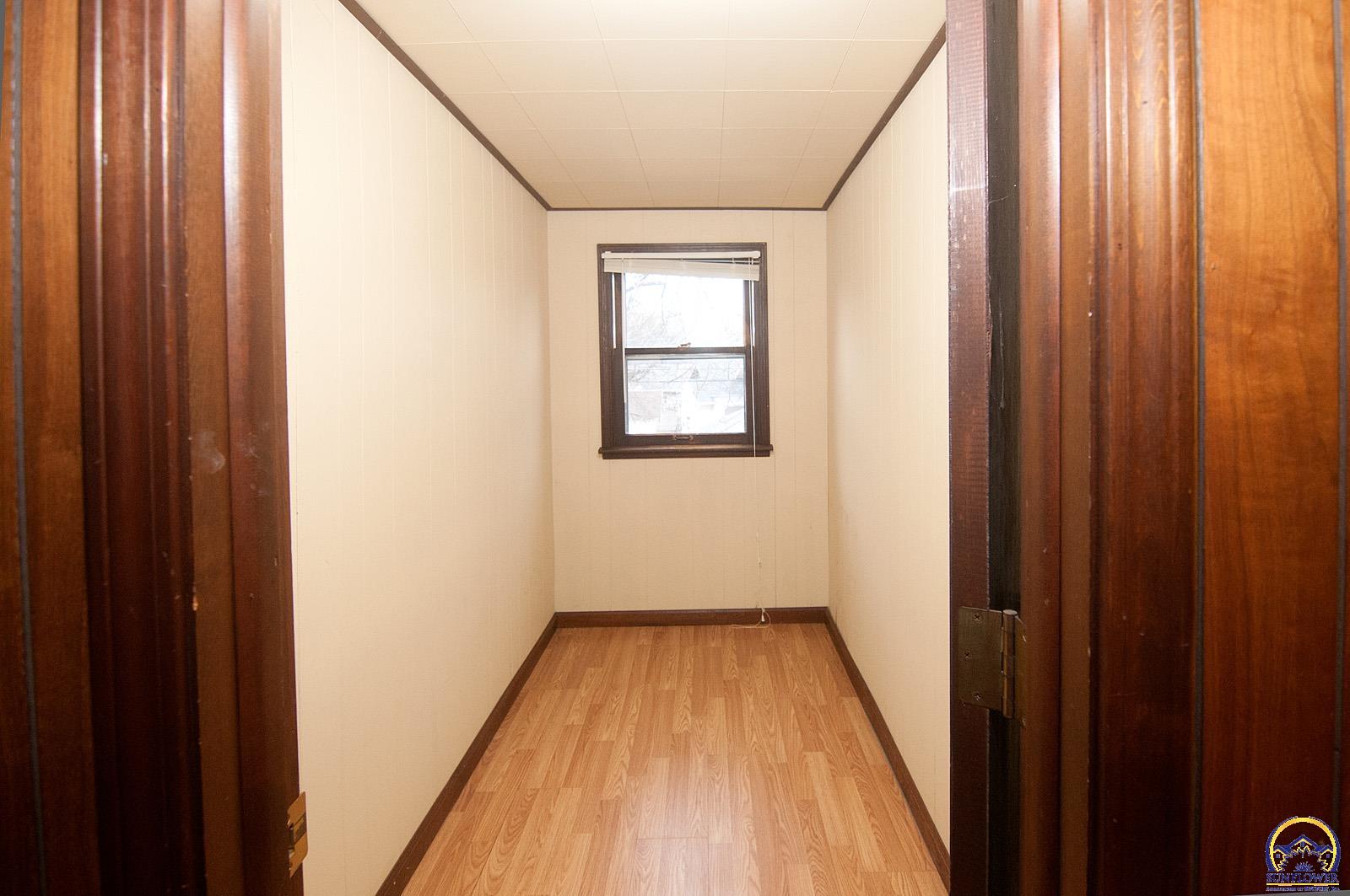 Topeka, Kansas, United States, 3 Bedrooms Bedrooms, ,2 BathroomsBathrooms,Residential,Pending,26268