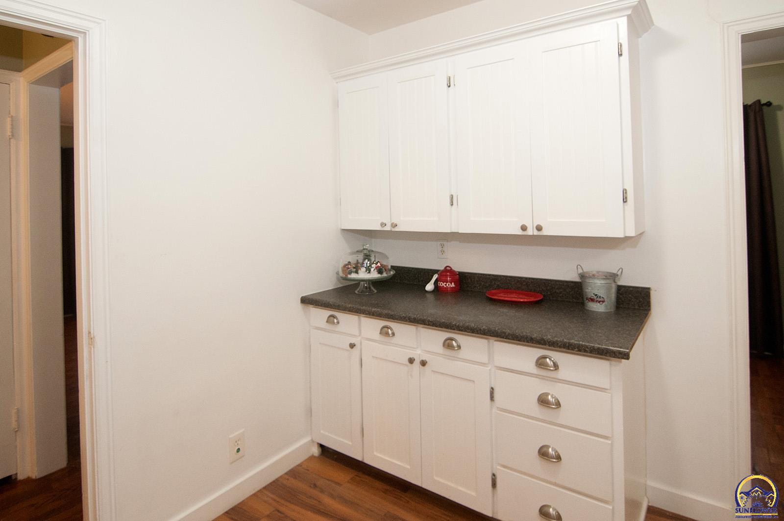 Topeka, Kansas, United States, 3 Bedrooms Bedrooms, ,2 BathroomsBathrooms,Residential,Pending,26268