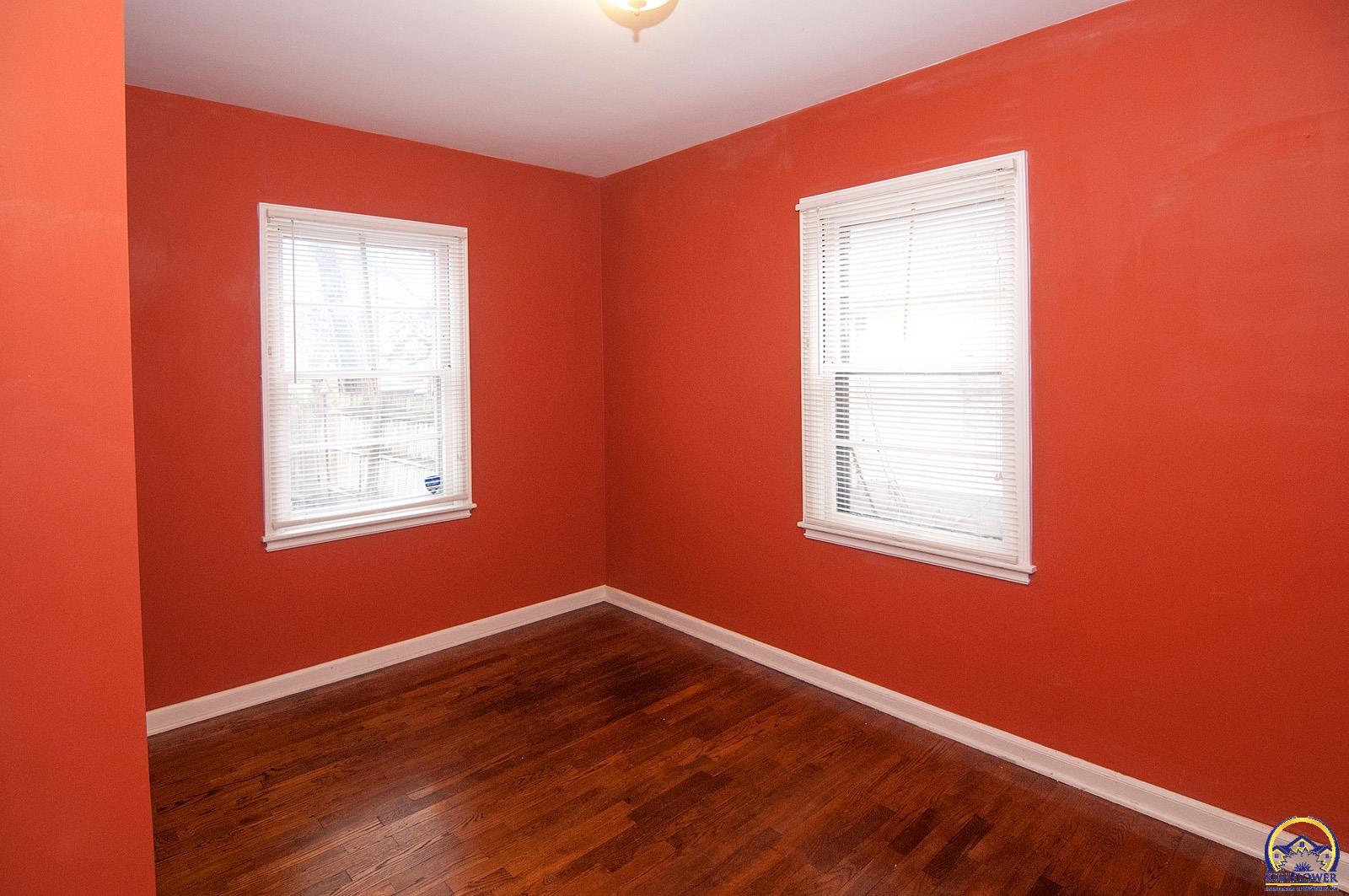 Topeka, Kansas, United States, 3 Bedrooms Bedrooms, ,2 BathroomsBathrooms,Residential,Pending,26268