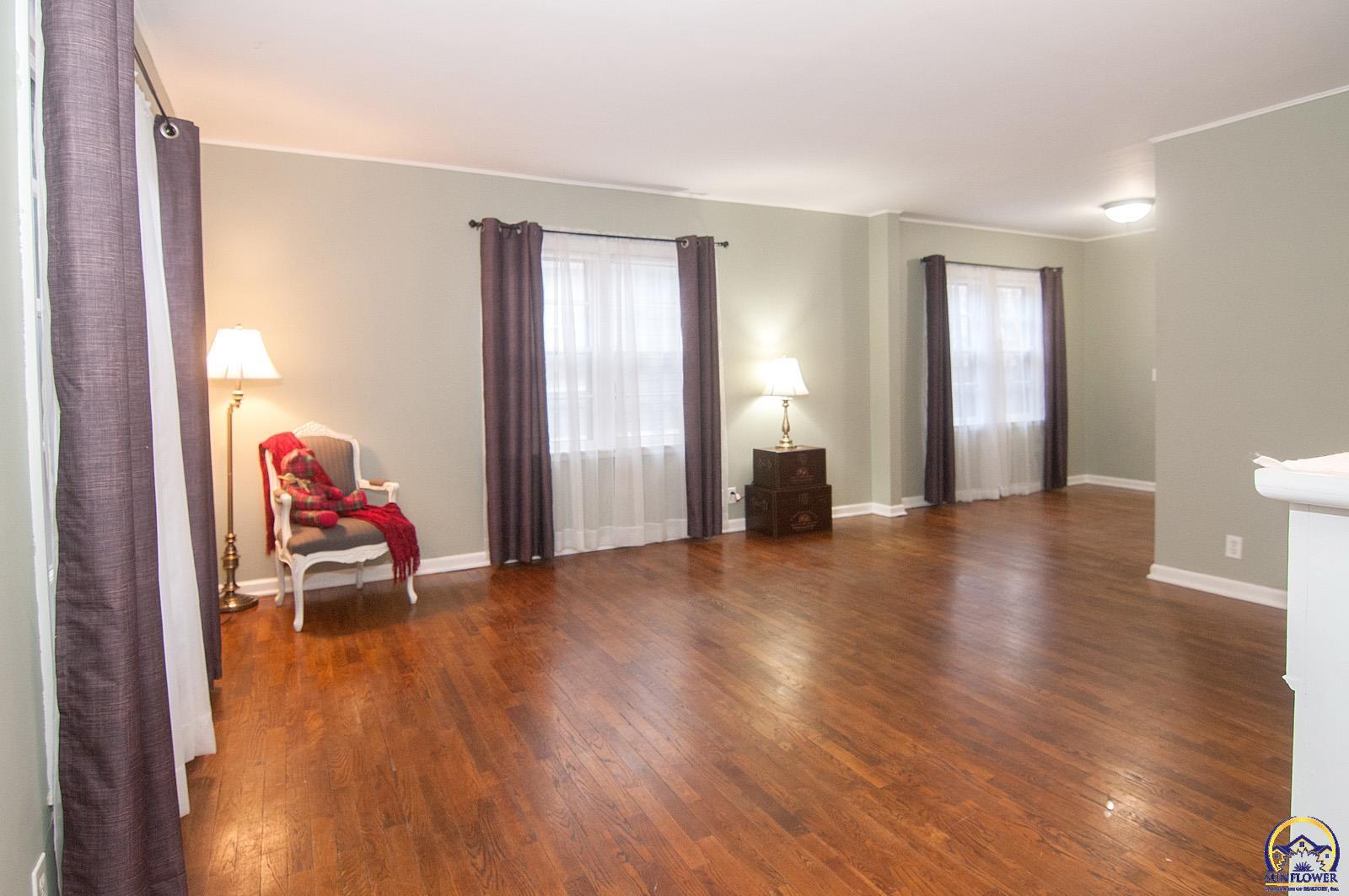 Topeka, Kansas, United States, 3 Bedrooms Bedrooms, ,2 BathroomsBathrooms,Residential,Pending,26268