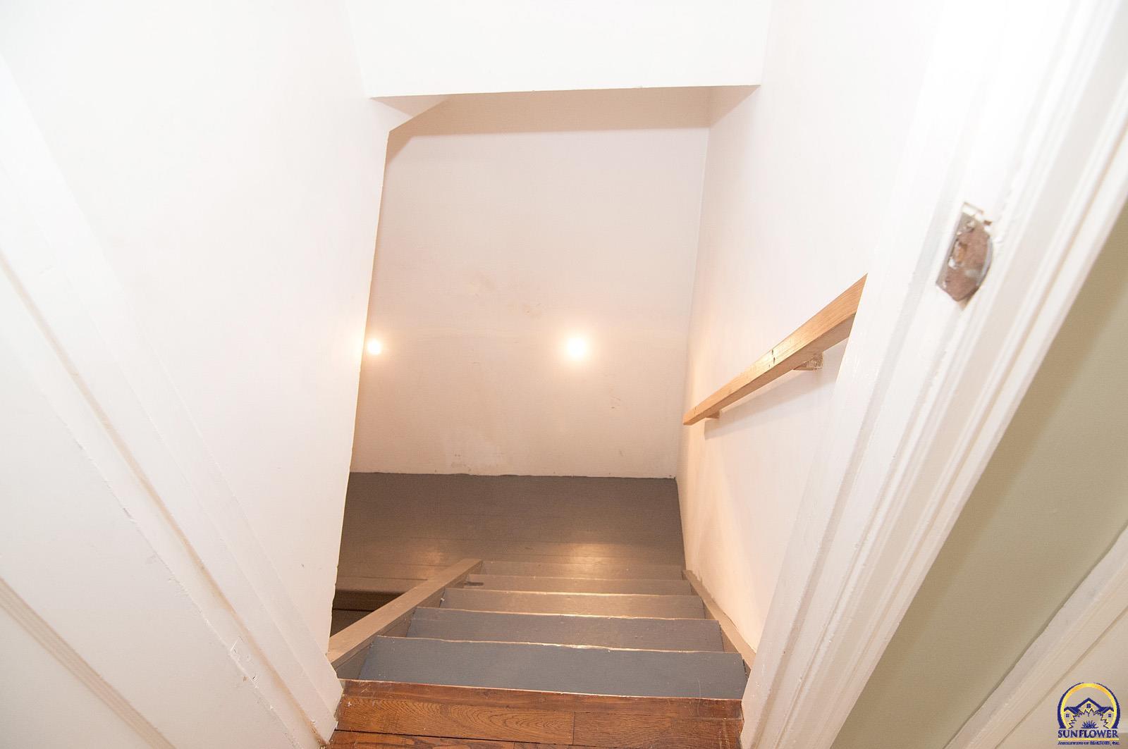 Topeka, Kansas, United States, 3 Bedrooms Bedrooms, ,2 BathroomsBathrooms,Residential,Pending,26268