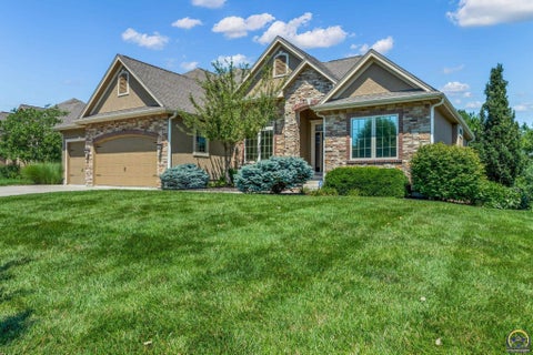 Photo of 1138 SW New Forest Dr, Topeka, KS 66604 (MLS # 245659)