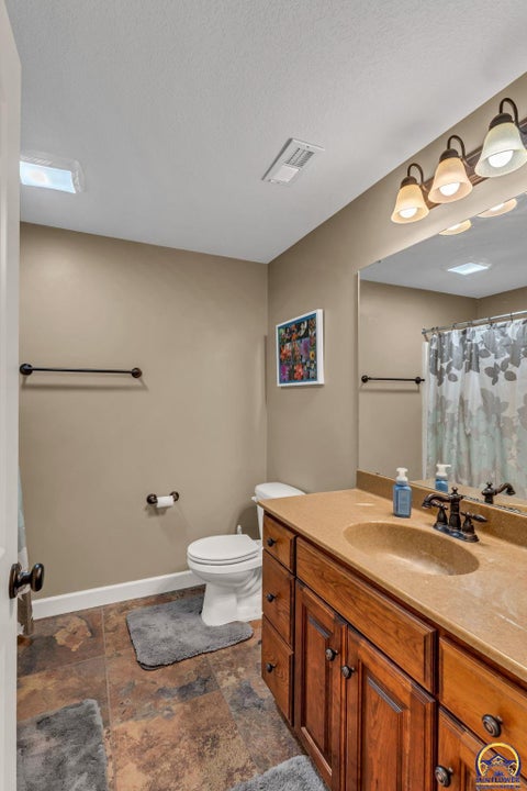 Tiny photo for 1138 SW New Forest Dr, Topeka, KS 66604 (MLS # 245659)