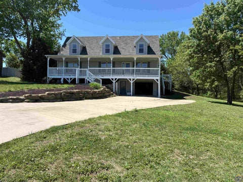 Photo of 1216 N Seminole Dr, St. Marys, KS 66536 (MLS # 244213)