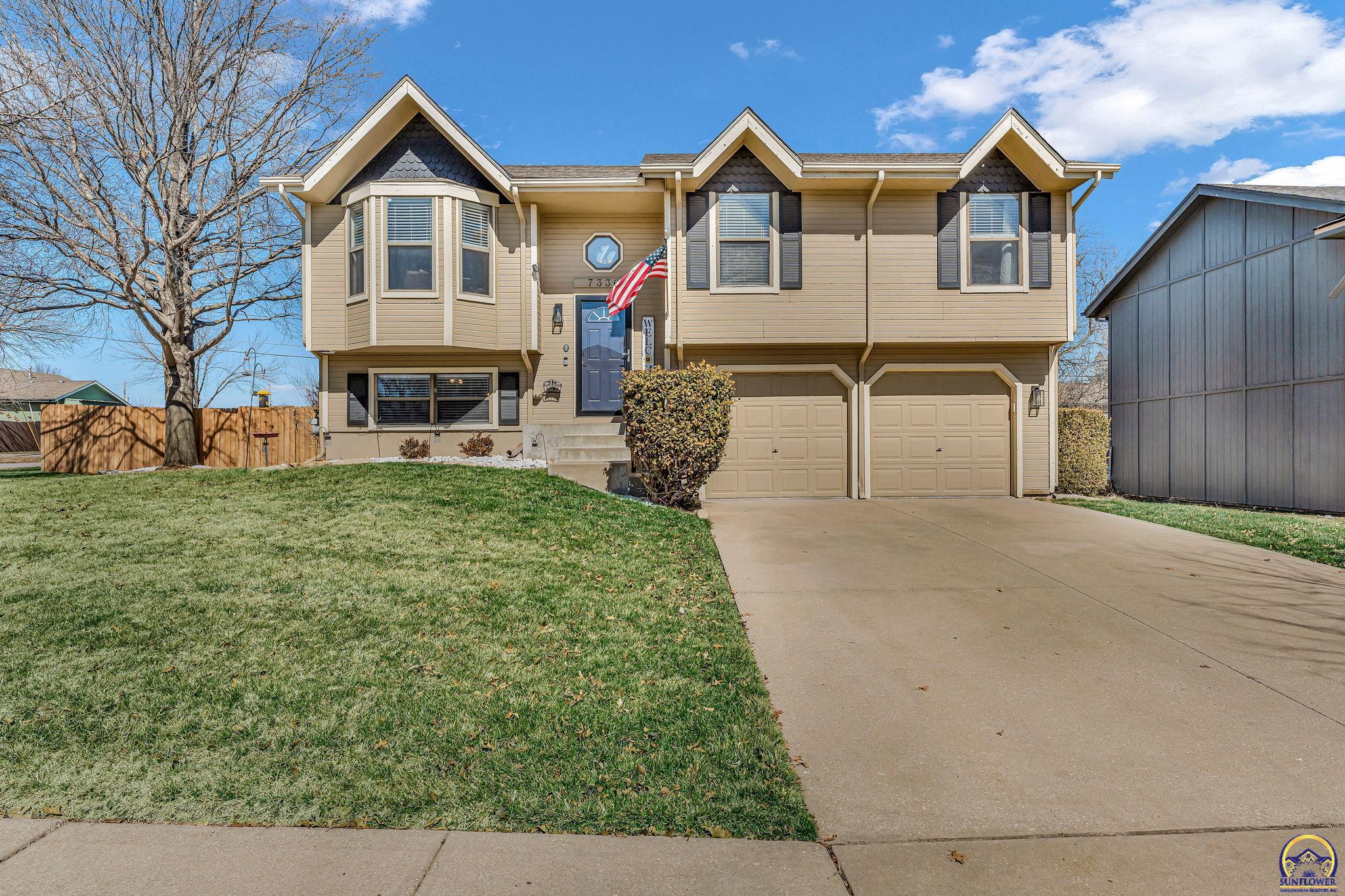 Topeka, Kansas 66614, United States, 3 Bedrooms Bedrooms, ,2 BathroomsBathrooms,Residential,Pending,86277