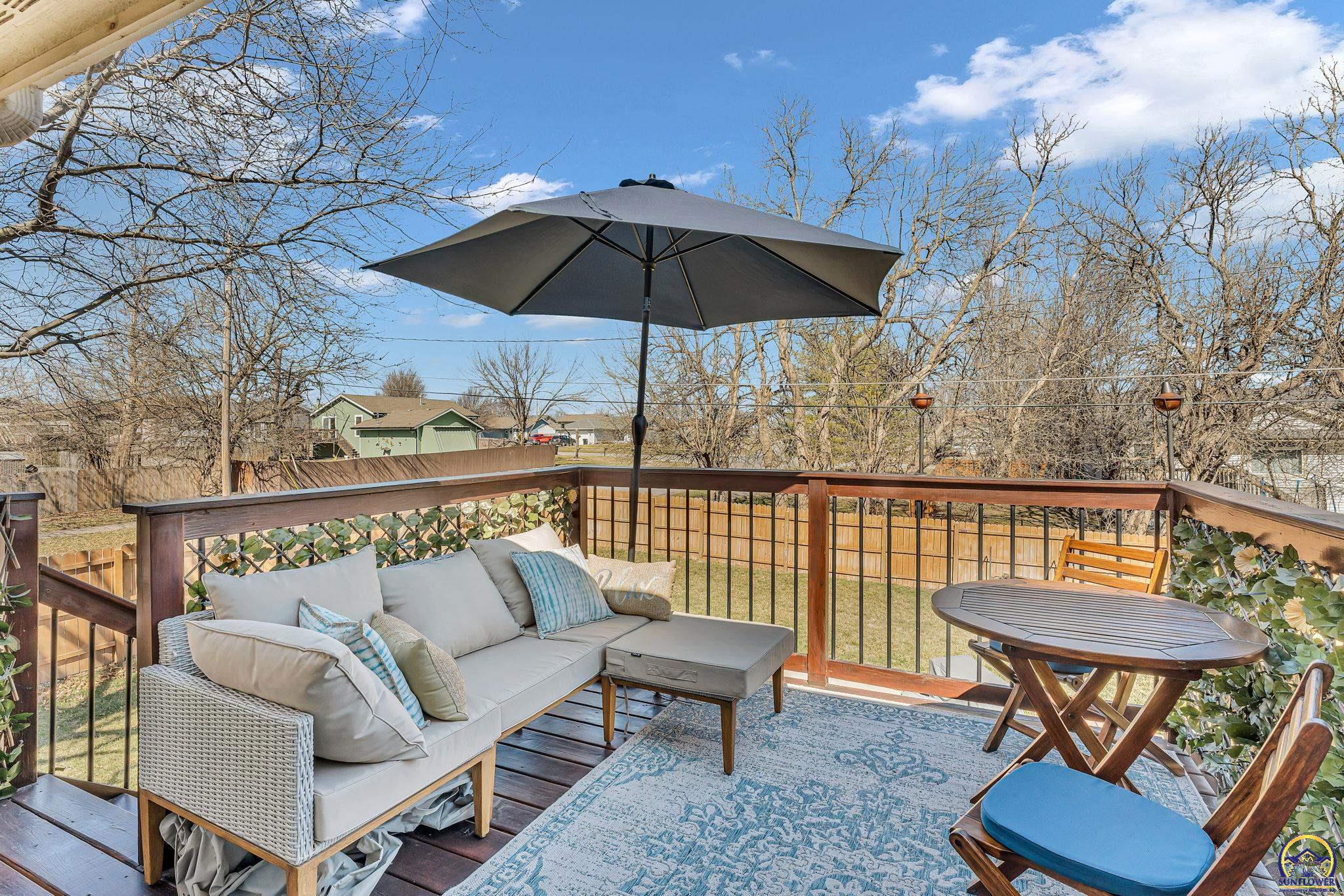 Topeka, Kansas 66614, United States, 3 Bedrooms Bedrooms, ,2 BathroomsBathrooms,Residential,Pending,86277