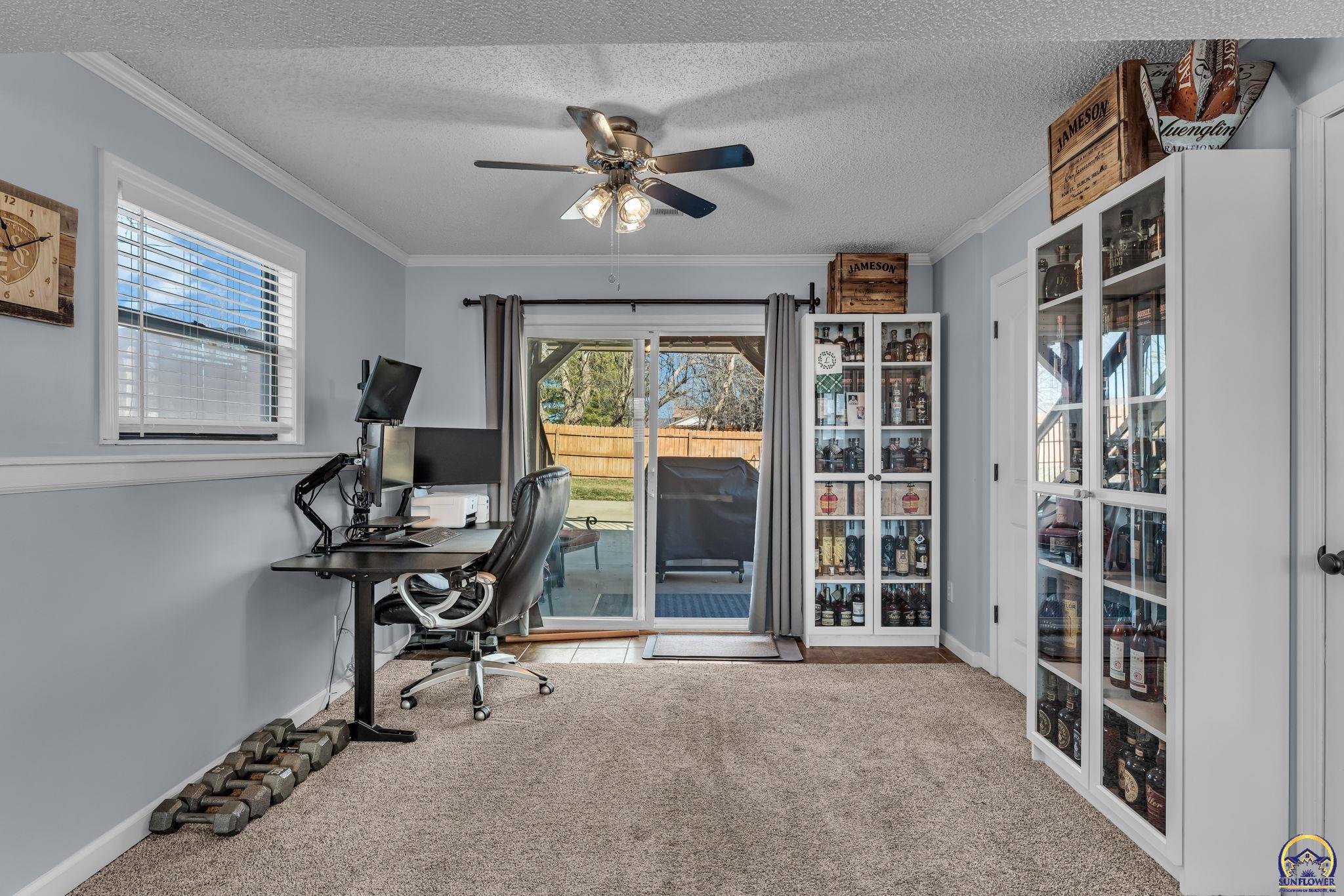 Topeka, Kansas 66614, United States, 3 Bedrooms Bedrooms, ,2 BathroomsBathrooms,Residential,Pending,86277