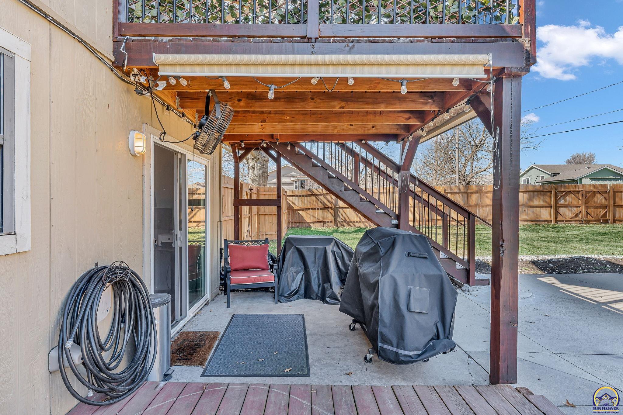 Topeka, Kansas 66614, United States, 3 Bedrooms Bedrooms, ,2 BathroomsBathrooms,Residential,Pending,86277