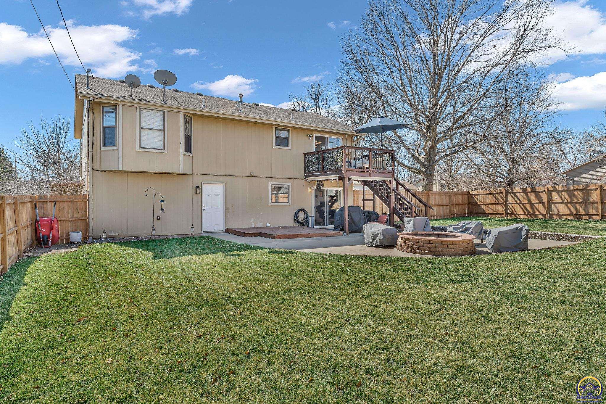 Topeka, Kansas 66614, United States, 3 Bedrooms Bedrooms, ,2 BathroomsBathrooms,Residential,Pending,86277