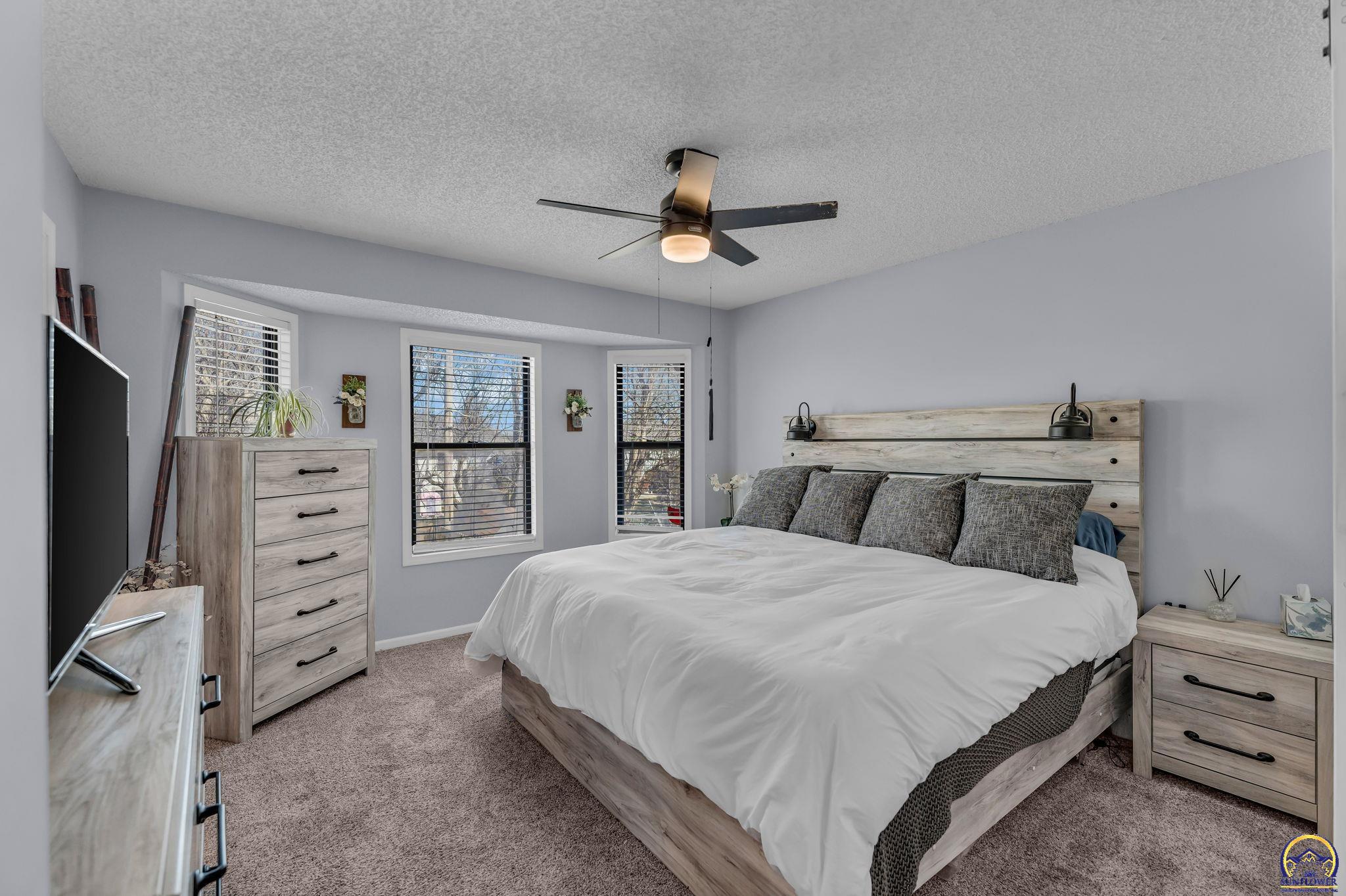 Topeka, Kansas 66614, United States, 3 Bedrooms Bedrooms, ,2 BathroomsBathrooms,Residential,Pending,86277