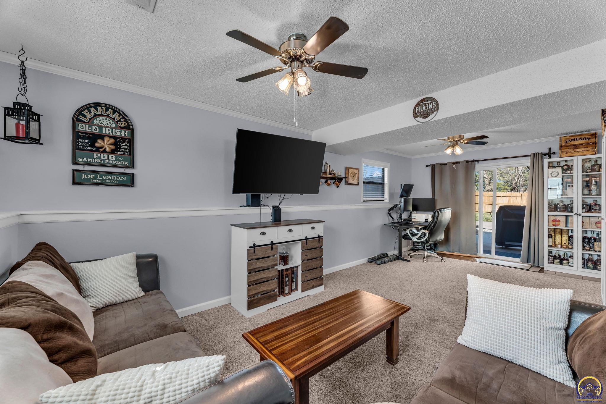 Topeka, Kansas 66614, United States, 3 Bedrooms Bedrooms, ,2 BathroomsBathrooms,Residential,Pending,86277